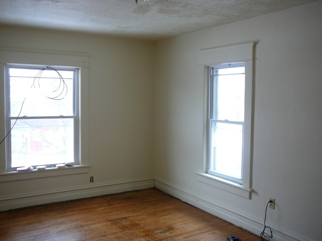 Building Photo - 457 W 8th St