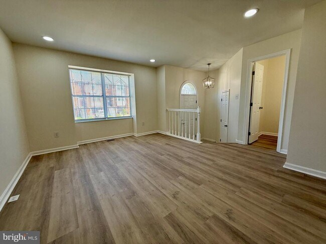 Building Photo - 4 Bright Star Ct