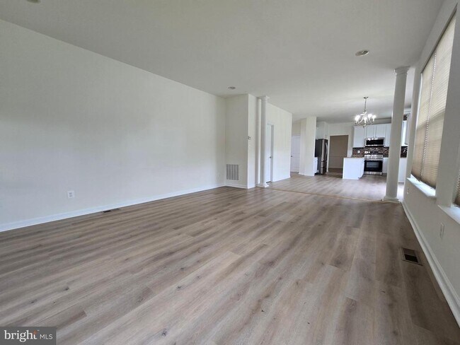 Building Photo - 173 Heartleaf Ln