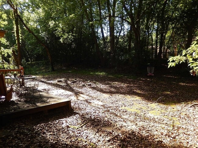 Building Photo - 1663 Sharkey St