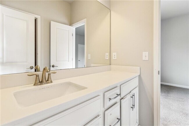 Building Photo - 510 Suwanee Pass Ln