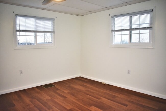 Building Photo - Newly updated 3 bedroom, 1 bathroom house....