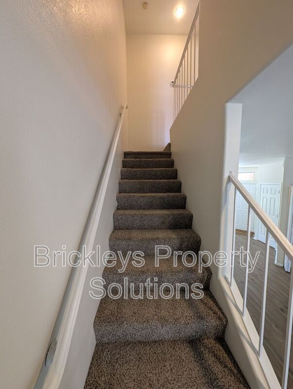 Building Photo - 500 N Roosevelt Ave
