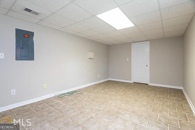 Building Photo - 225 Heritage Lake Dr