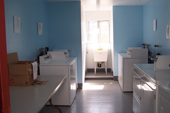 Laundry - 2355 Fairfield Ave