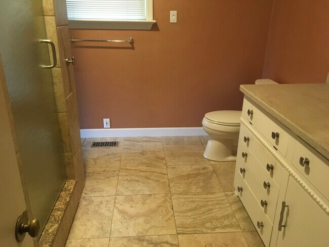 Building Photo - 2566 Blairmont Ter