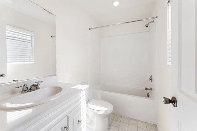 Building Photo - 14055 Ruby Ln