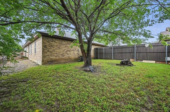 Building Photo - 513 Signal Hill Ct S
