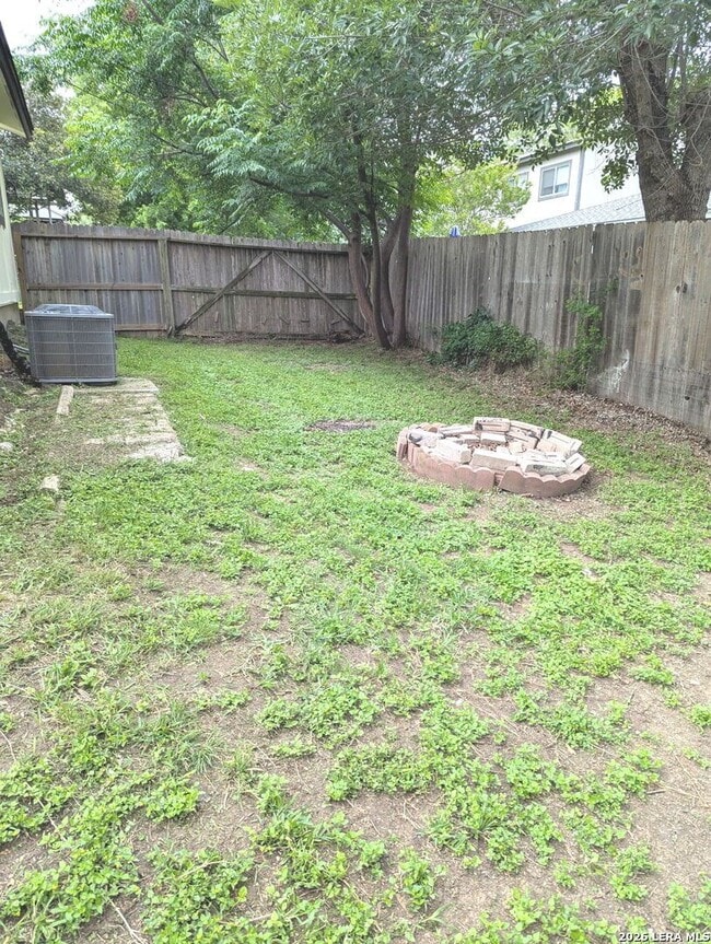 Building Photo - 13039 Chimney Oak Dr