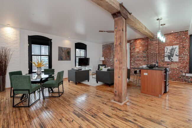 Building Photo - 225 N 4th St