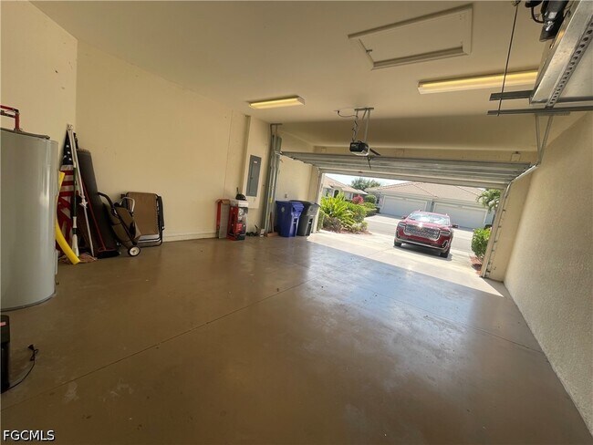 Building Photo - 10457 Materita Dr