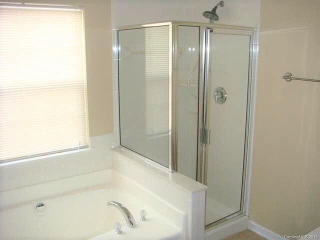 Building Photo - Great Home Community Pools Like A Resort