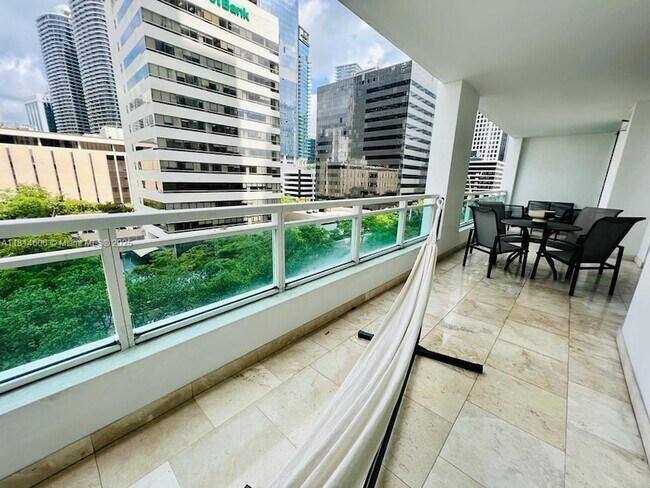 Building Photo - 951 Brickell Ave
