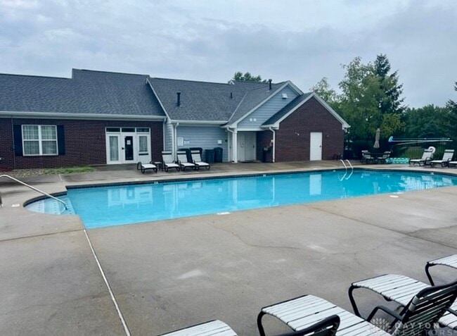 Building Photo - Crestmont 104