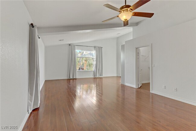 Building Photo - 7215 N Buttons Ridge Dr