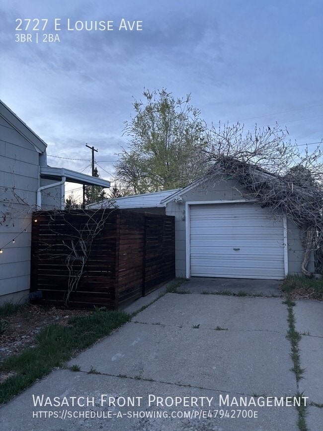 Building Photo - 2727 E Louise Ave