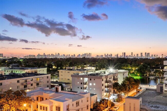 Building Photo - 3737 Collins Ave