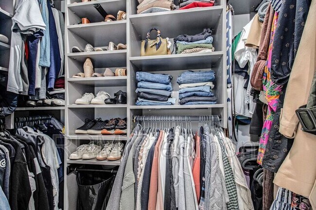 Building Photo - 395 Pratt Dr SE