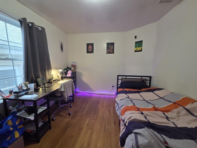 Building Photo - 27 Jewett Ave