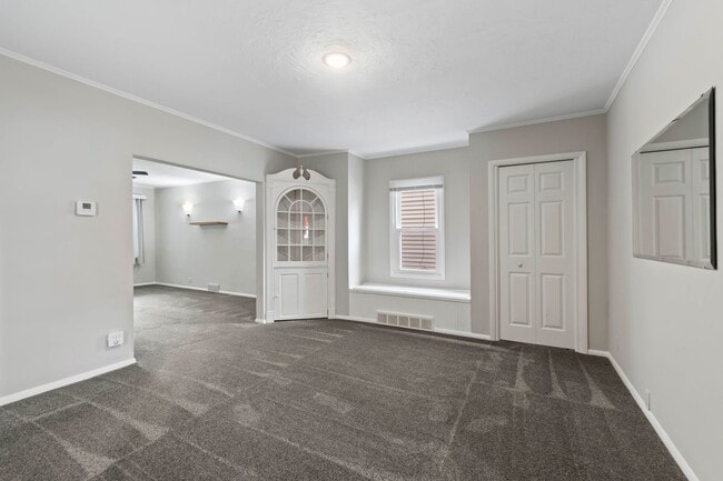 Building Photo - AVAILABLE NOW! Don't miss this amazing 3-bedroom with a RIVERFRONT view in Brackenridge!