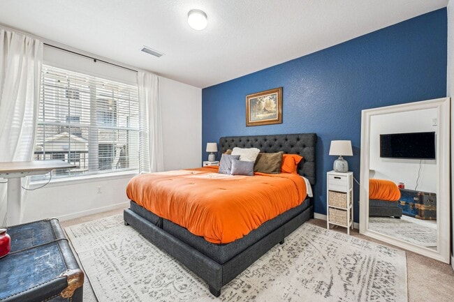 Building Photo - Spacious and Bright Modern 3-Bedroom Condo in Parker!