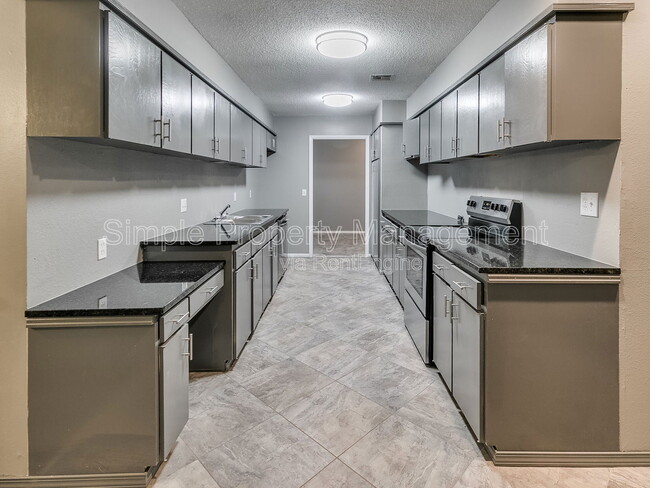 Building Photo - 3828 NW 64th St