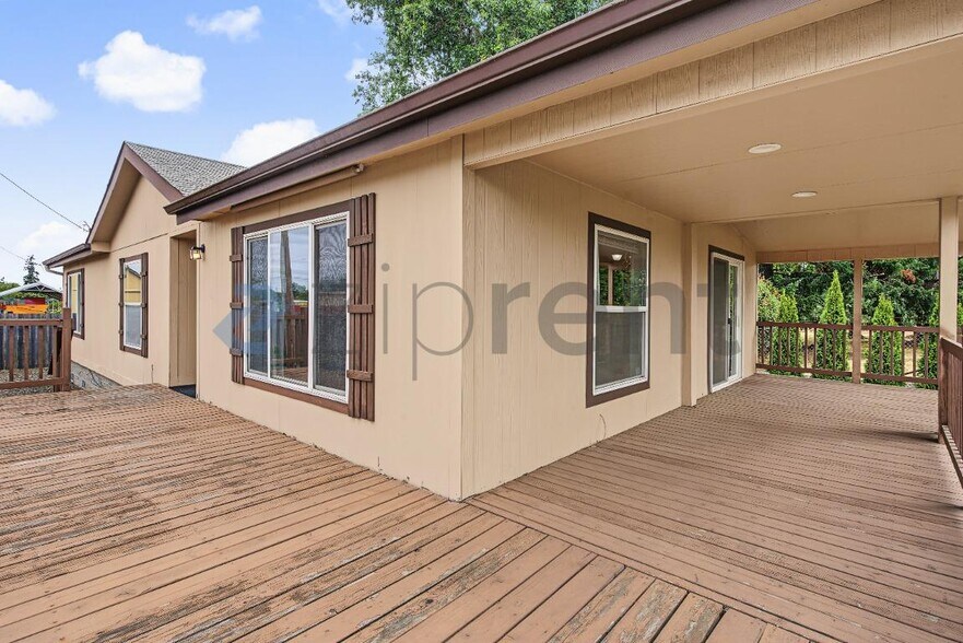 Building Photo - Unit