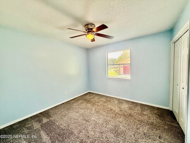Building Photo - 366 Perthshire Dr