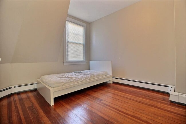 Building Photo - 19 1/2 Greenman Ave