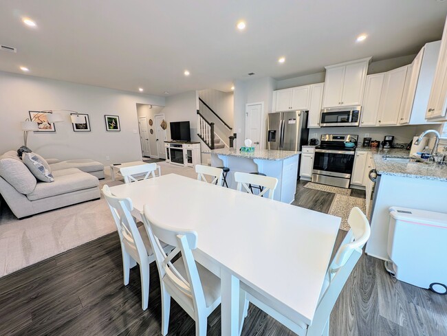 Full Kitchen - 11233 Winding Brook Terrace Dr
