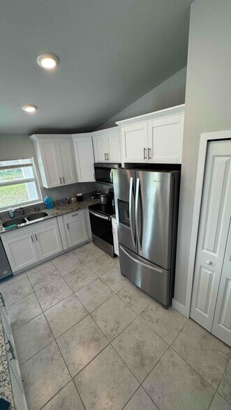 Building Photo - 304 Preston St