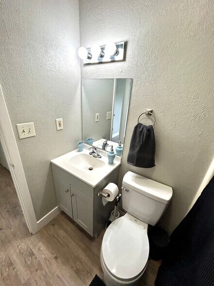 Building Photo - 4028 N Illinois Ave