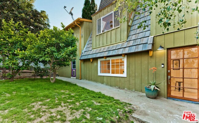 Building Photo - 3237 Kelton Ave