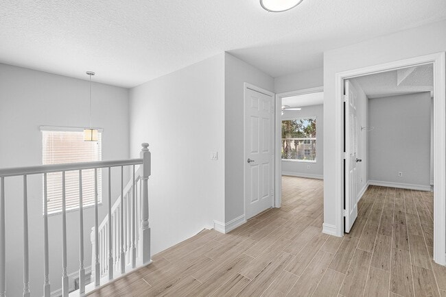 Building Photo - 8845 Sandy Crest Ln