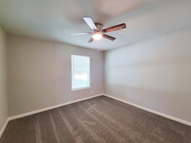 Building Photo - RECENTLY REMODELED 4 BEDROOM 2 BATH LEASE HOME WITH ALL THE UPGRADES.  CHECK THIS OUT.  WON'T LAS...