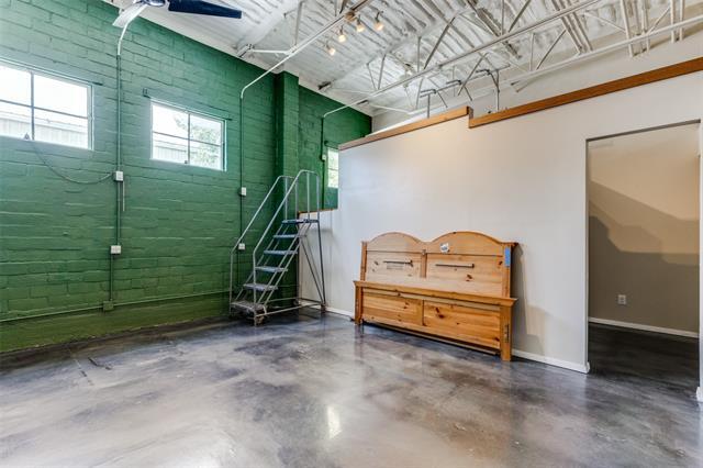 Building Photo - 1813 Clarence St