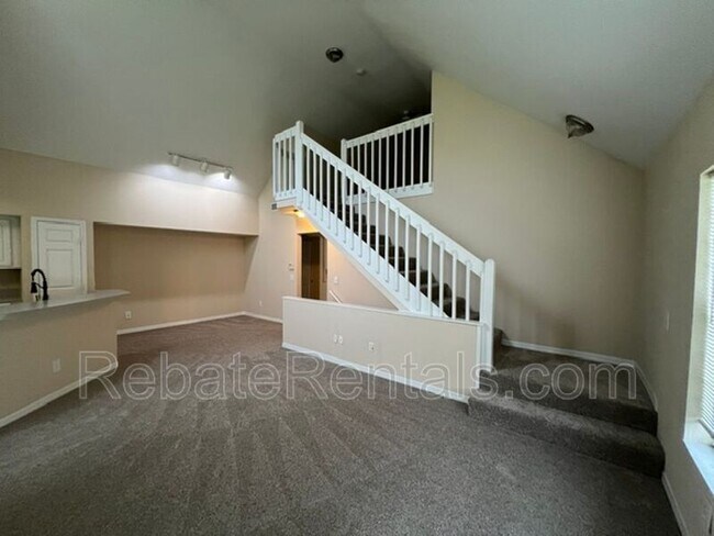 Building Photo - 13700 Richmond Park Dr N
