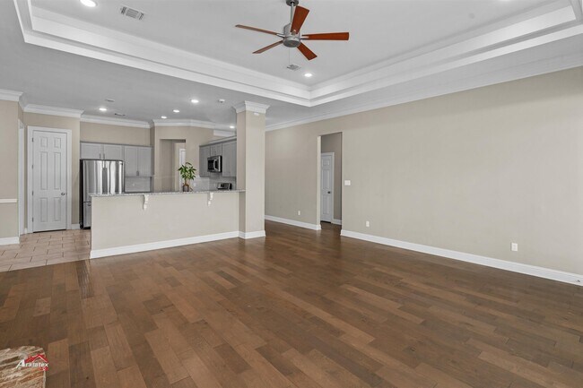 Building Photo - 608 Labarre Ln