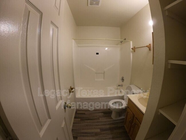 Building Photo - 1106 Williams Ave