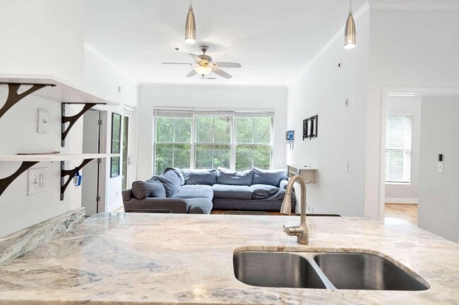 Building Photo - 384 Ralph McGill Blvd NE