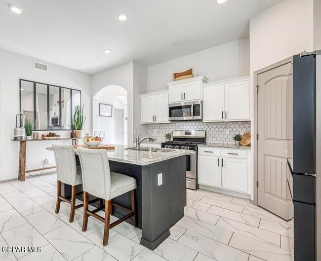 Building Photo - 329 Samuel Vis St