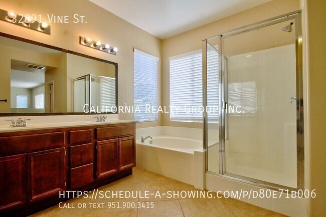 Building Photo - 32891 Vine St