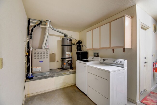 Building Photo - 2433 Sunup Dr