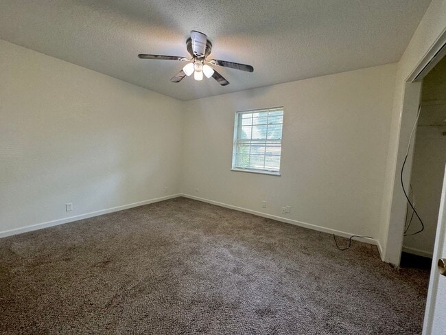 Building Photo - Available Now! For Rent – Charming 3BR/2BA Home in Pleasant Grove School District