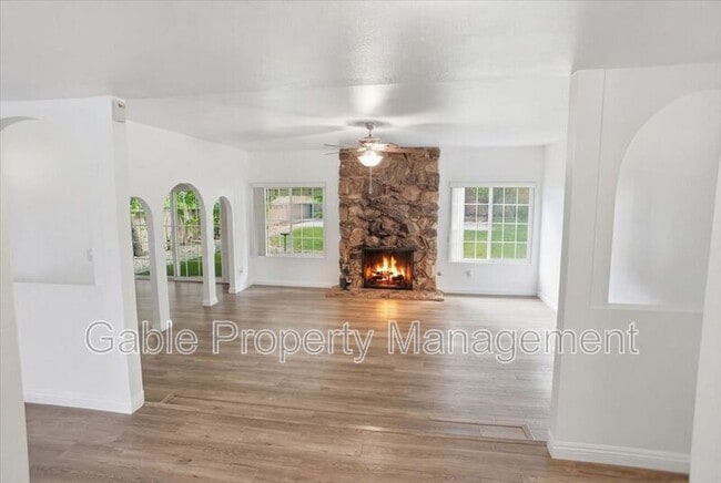 Building Photo - 27277 Garza Dr