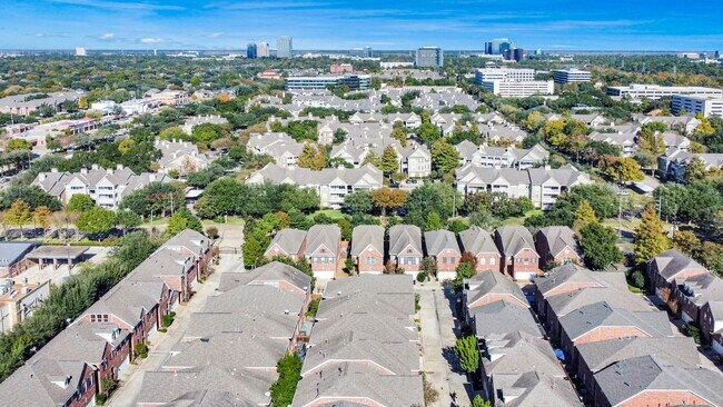 Building Photo - 1510 Olive Park