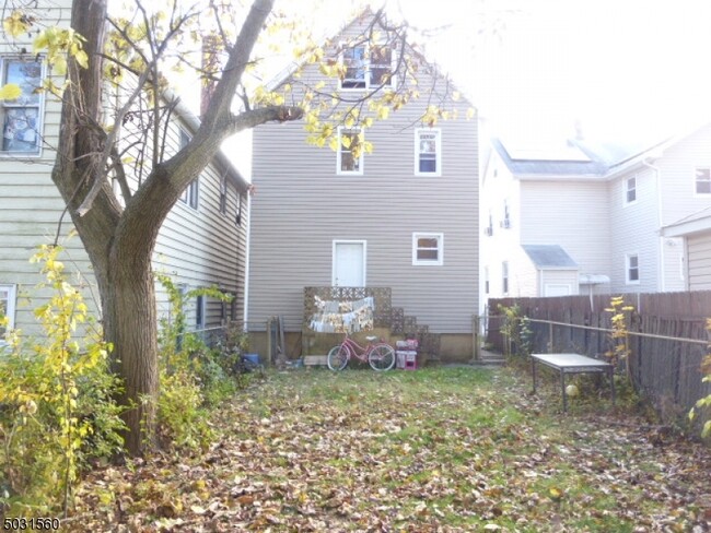 Building Photo - 204 DeMott Ave