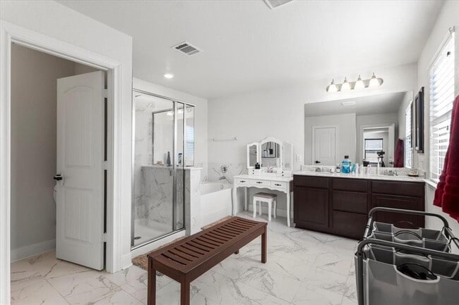 Building Photo - 6713 Ondantra Bnd