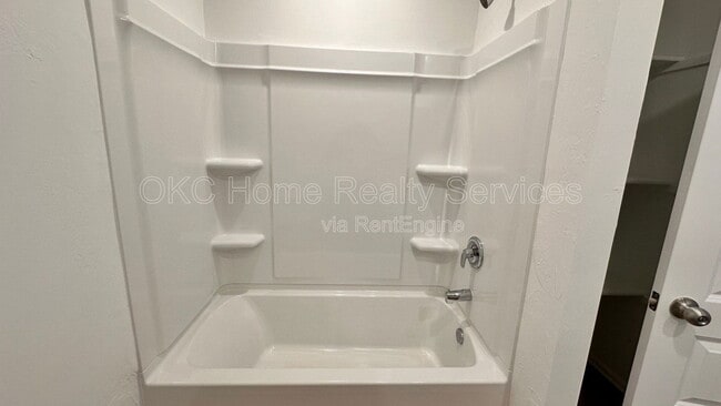 Building Photo - 16201 Harvester Dr