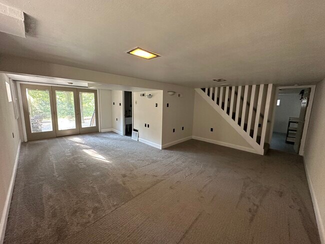 Building Photo - 1113 Twinbrook Dr